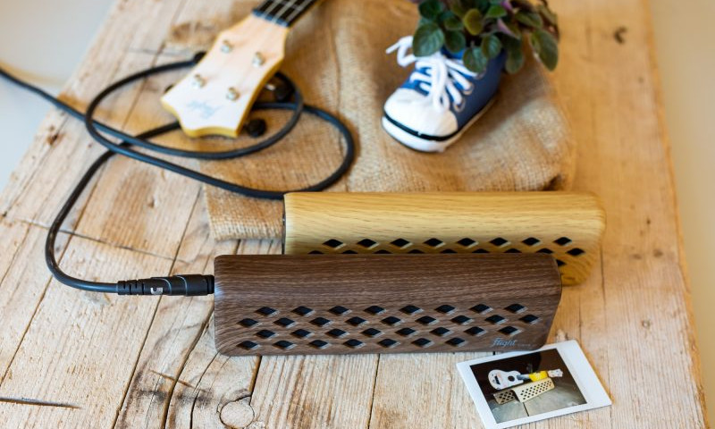 TINY6-Lifestyle-Flight-ukulele-amplifier-15-e1613482244334 TINY6-Lifestyle-Flight-ukulele-amplifier